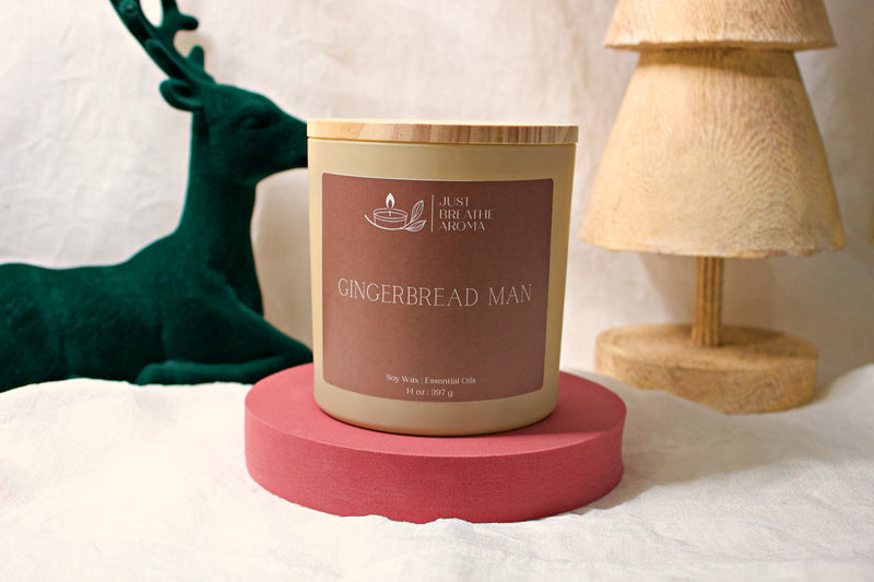 gingerbread man aromatherapy candle | ginger | cinnamon | clove | winter wonderland candle
